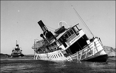 Bogserb�ten Tebe p� plats