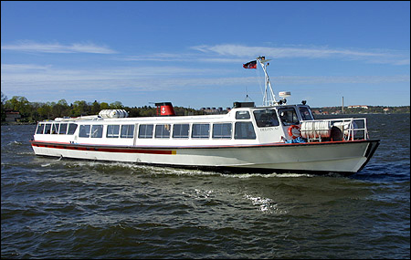 Delfin XI vid Nacka Strand, Nacka 2002-05-05