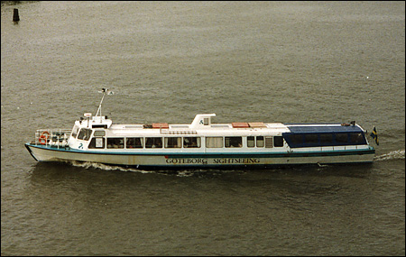 Delfin XI p� G�ta �lv, G�teborg 1992-08-28