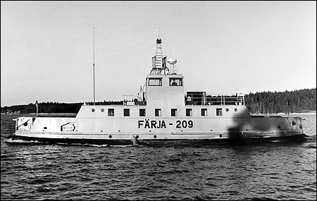 Färja 61/209 vid Adelsö, Ekerö 1975-12-22