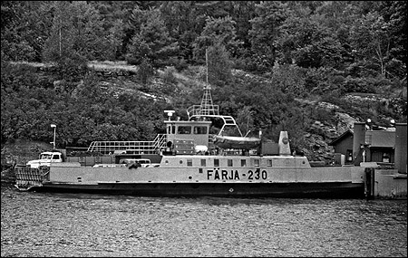 Färja 61/230 vid Kolhättans färjeläge, Stenungsund 1981