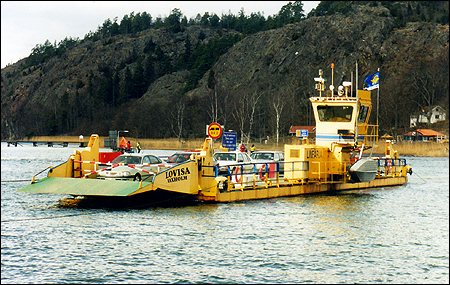 Lovisa på Stegeborgsleden 2003-04-06