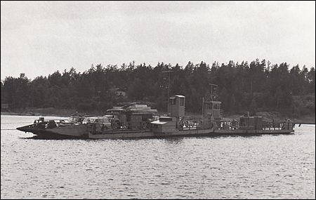 Färja 62/248 sammankopplad med Färja 62/286 i Bjursund, Loftahammar 1972-06-09