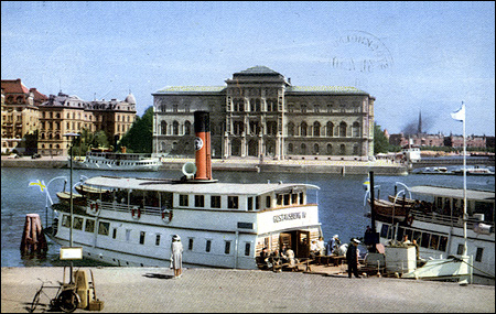 Gustavsberg IV vid Gustaf III:s staty, Stockholm