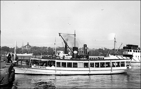 Ingeborg vid R�ntm�startrappan, Stockholm 1951