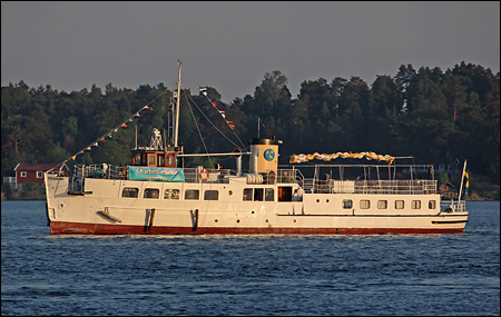 Tranan p� S:a Vaxholmsfj�rden, Vaxholm 2011-06-08