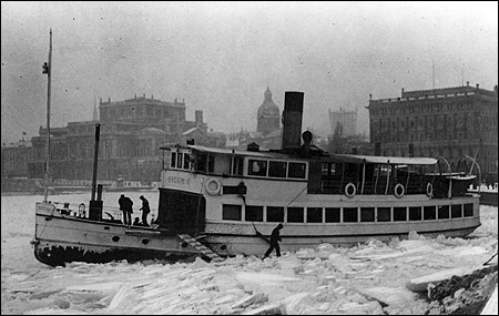 Brevik II fast i isen p Strmmen, Stockholm 1911-02