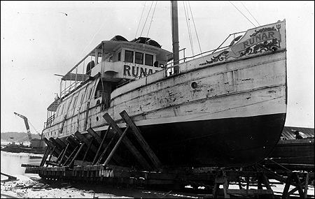 Runar vid Ekensbergs varv, Stockholm ca. 1910