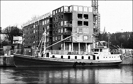 Linda af Tynning� i Hammarbykanalen, Stockholm 1993-04-24