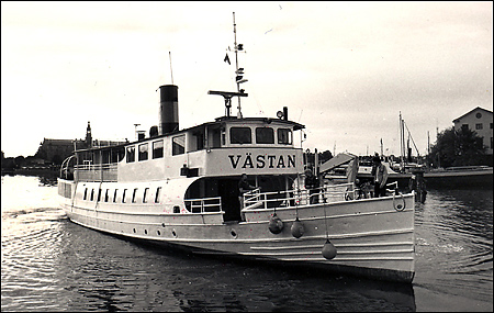 Vstan lmnar Stockholm p frden mot varvet i Fredrikshamn 1990-08-25