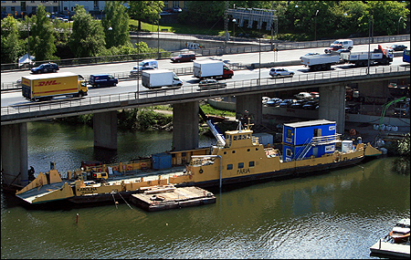 Karolina vid Fredh�llsbron, Stockholm 2008-05-22