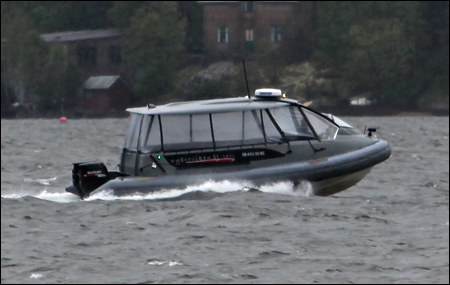Nybroviken Sjötaxi 1 på S:a Vaxholmsfjärden, Vaxholm 2012-06-02