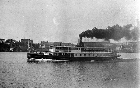 Ragnhild p� Riddarfj�rden, Stockholm ca. 1896