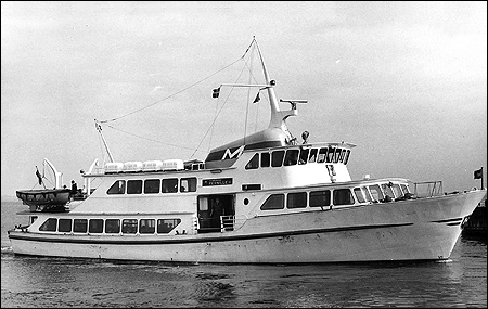 Sundbuss Pernille II utanf�r Helsing�r, Danmark ca. 1971