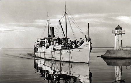 Trafik i hamnen i Hjo